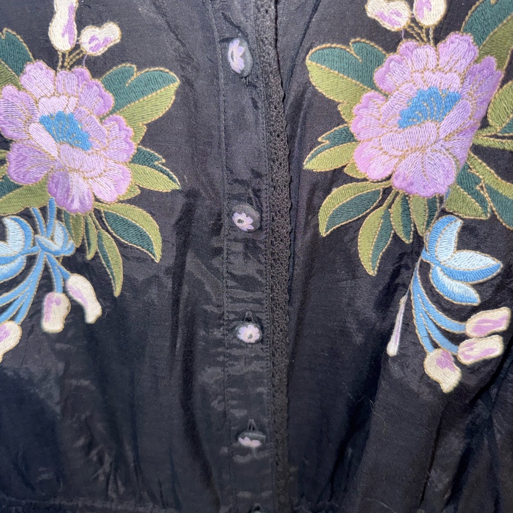 Farm Rio Women’s Black Embroidered Peplum Button-Up Ties at waist - Picture 5 of 7